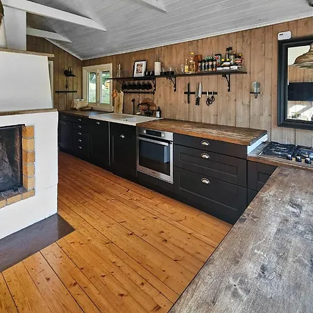2 Bedroom In *